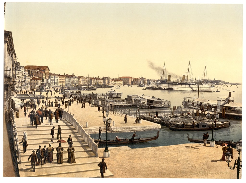 Venice harbor and Palazzo dei Dogi