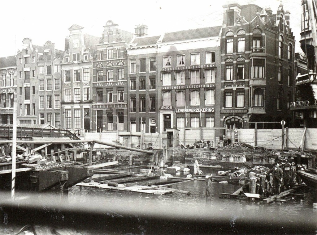 Verbouwing aan de Doelensluis en brug. Rokin, Oude Turfmarkt 127 - 151, Nieuwe Doelenstraat