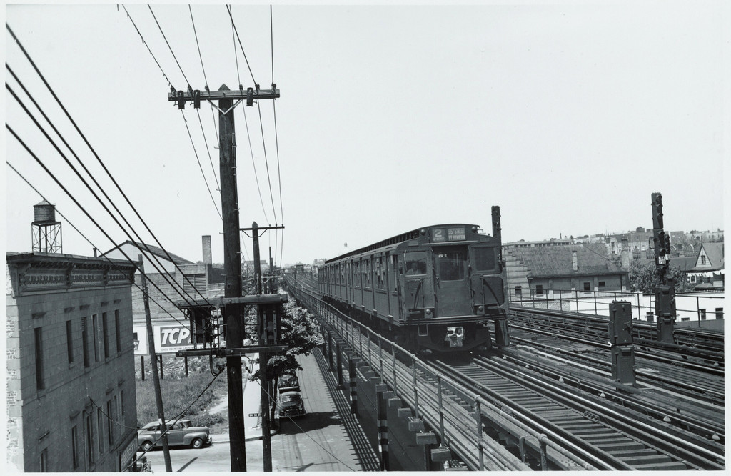 View from the 25th Avenue station of Brooklyn's BMT West End subway line