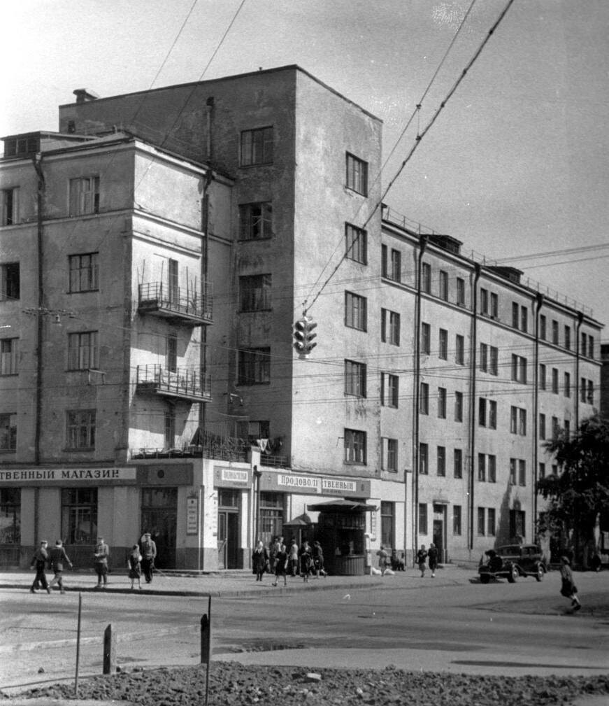 Жилой дом на пересечении Арсеньевского переулка (ул. Павла Андреева) и Мытной улицы