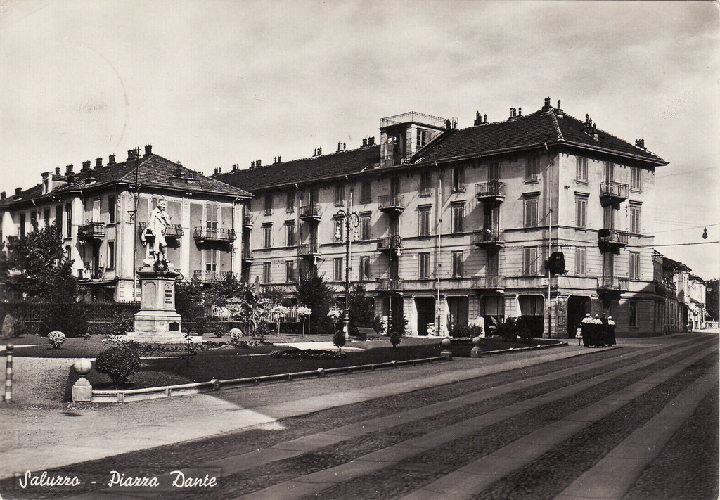 Saluzzo, Piazza Dante
