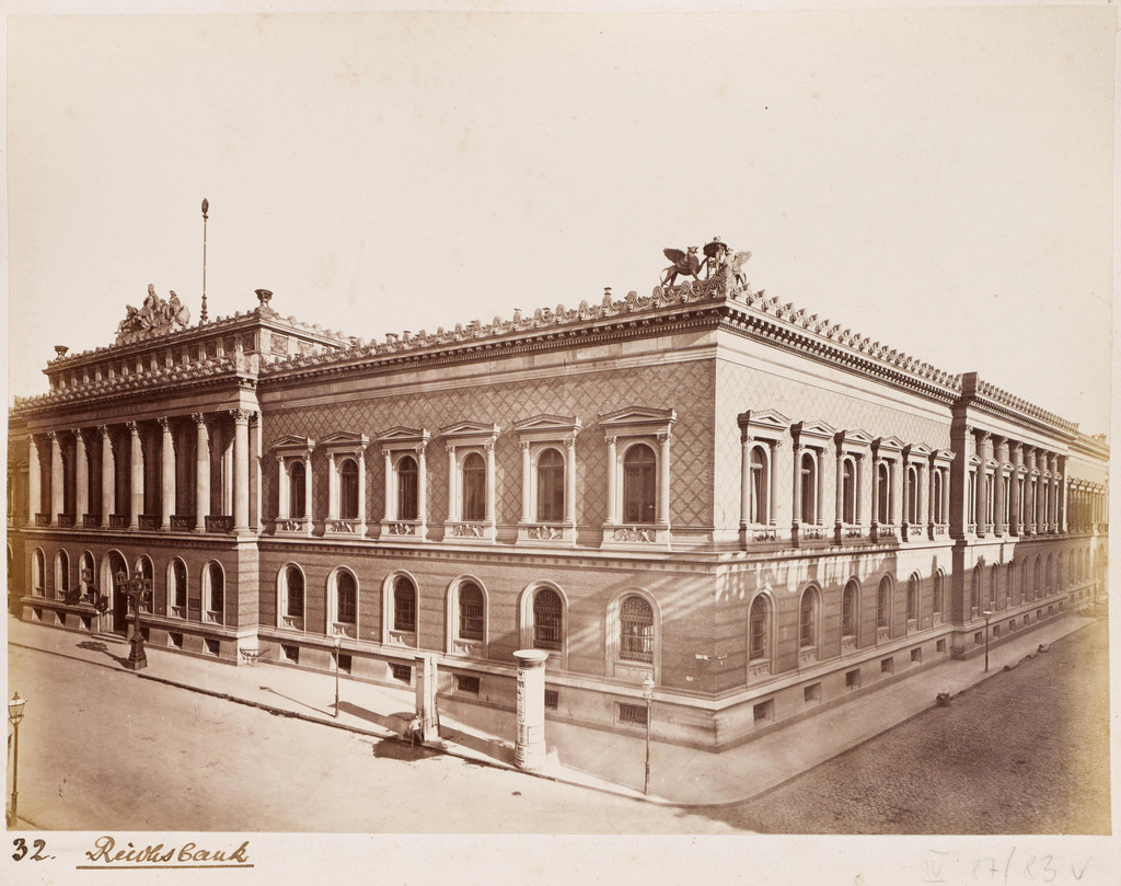 Blick auf das Gebäude der Reichsbank, Jäger-, Ecke Oberwallstraße
