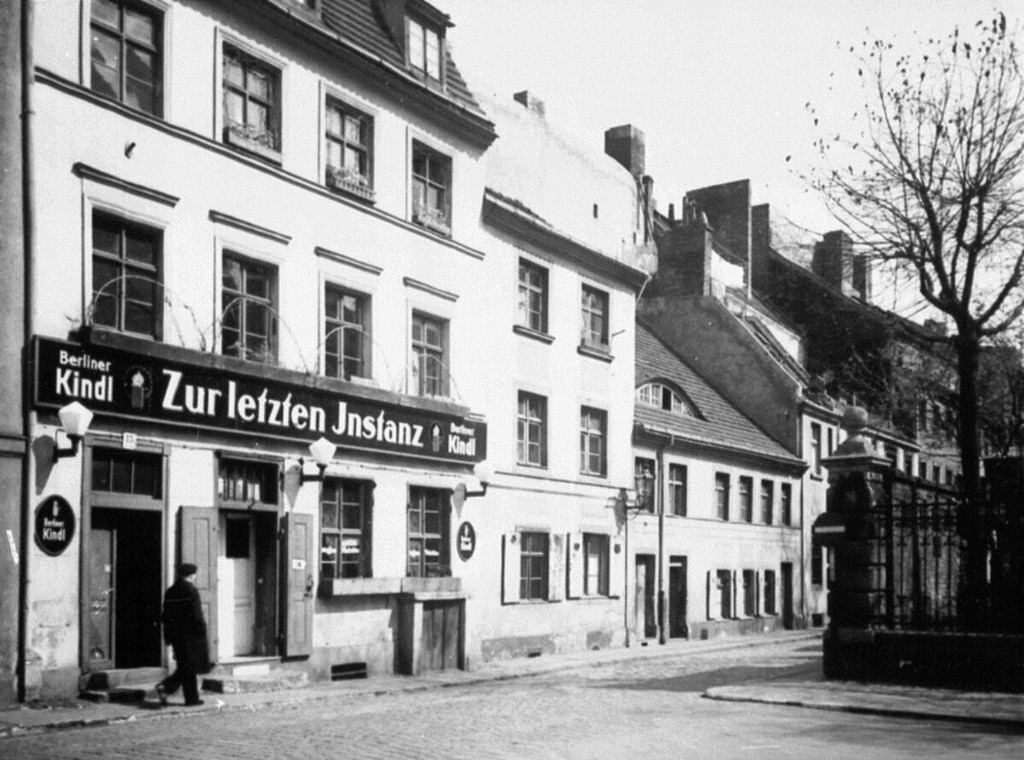 Waisenstraße 15