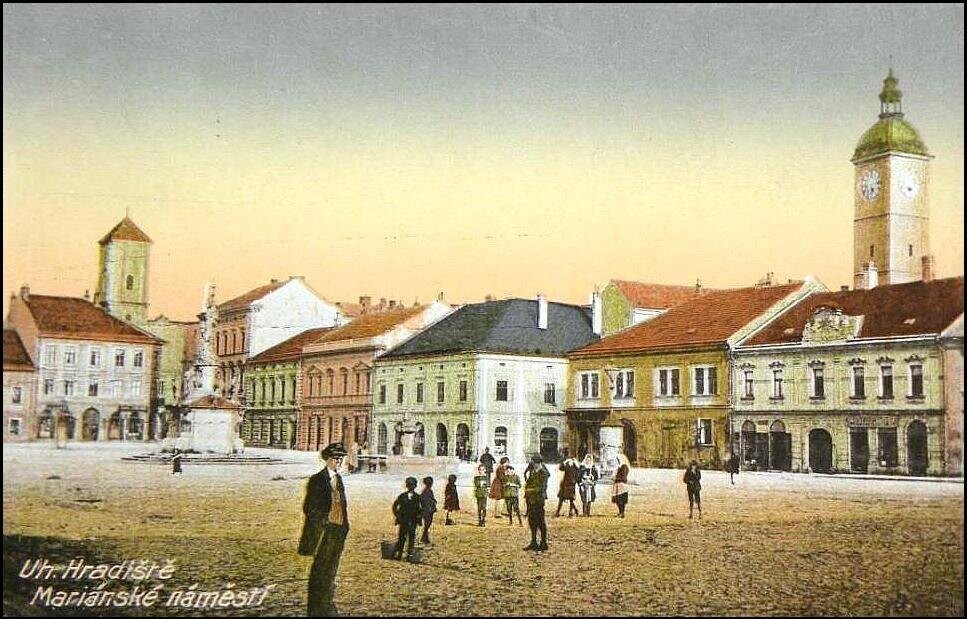 Uherské Hradiště. Pohled na Mariánské náměstí