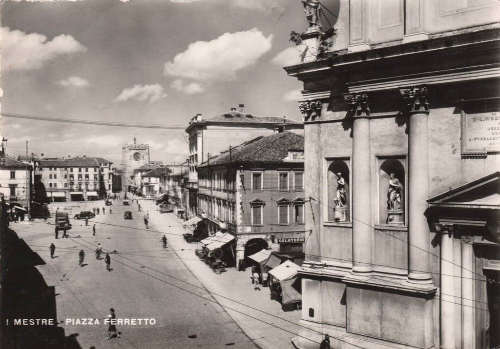 Mestre, Piazza Ferretto