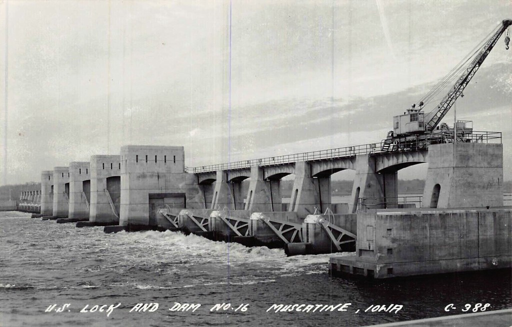 Muscatine. US Government Dam, Lock 16