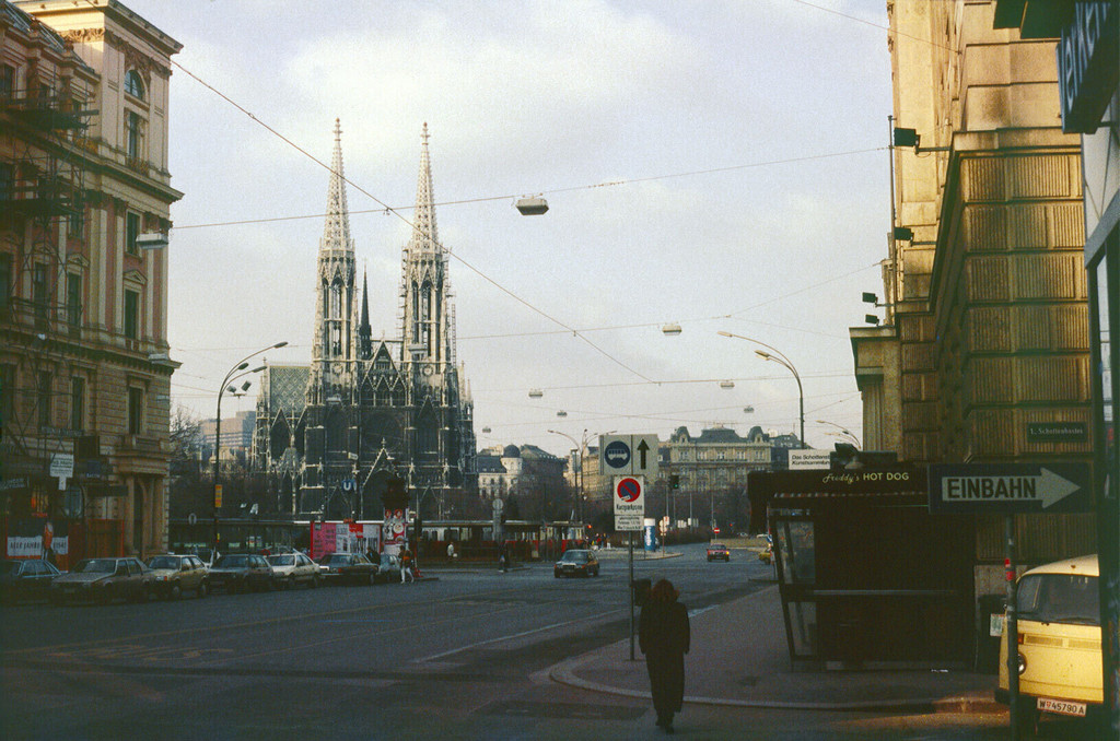 Blick mit der Votivkirche