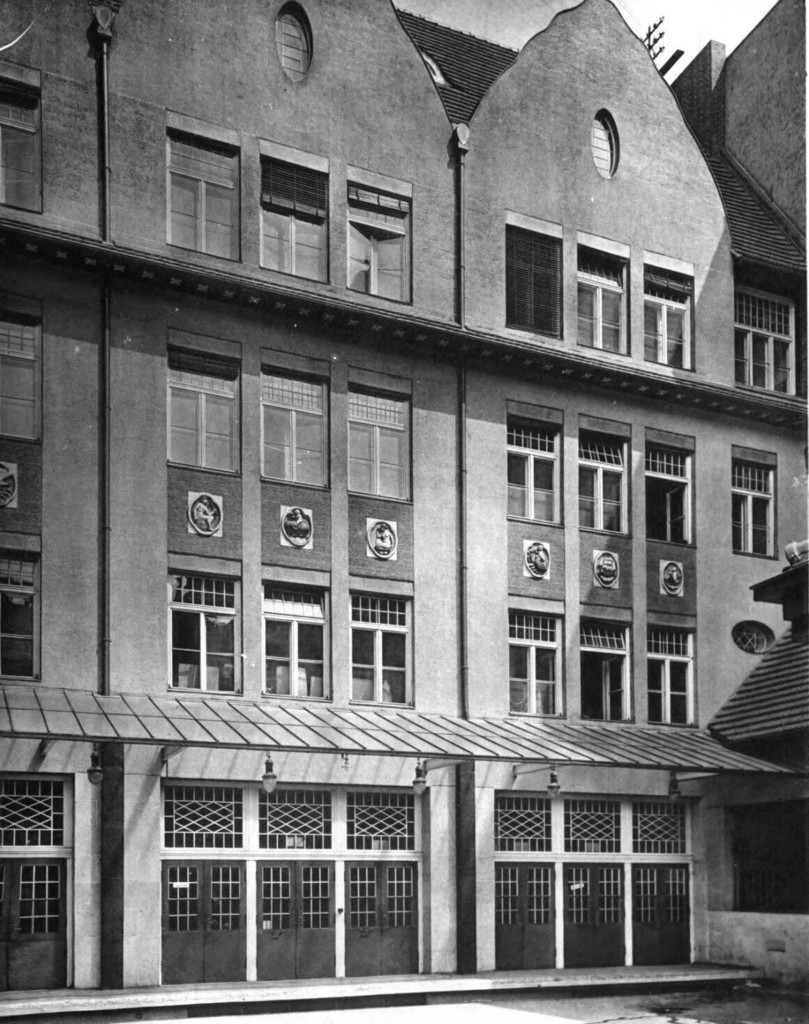Französische Straße 9-12 und Jägerstraße 67-68: ehemals Kaiserliche Postamt