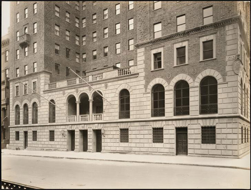 East 38th Street and Madison Avenue, southeast corner. Fraternities Club House. Entrance