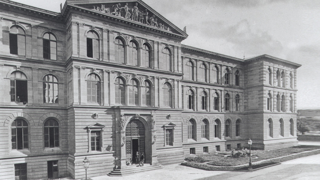 The entrance and side wing of Stuttgart Polytechnic, inscribed with the words “Royal Polytechnic”