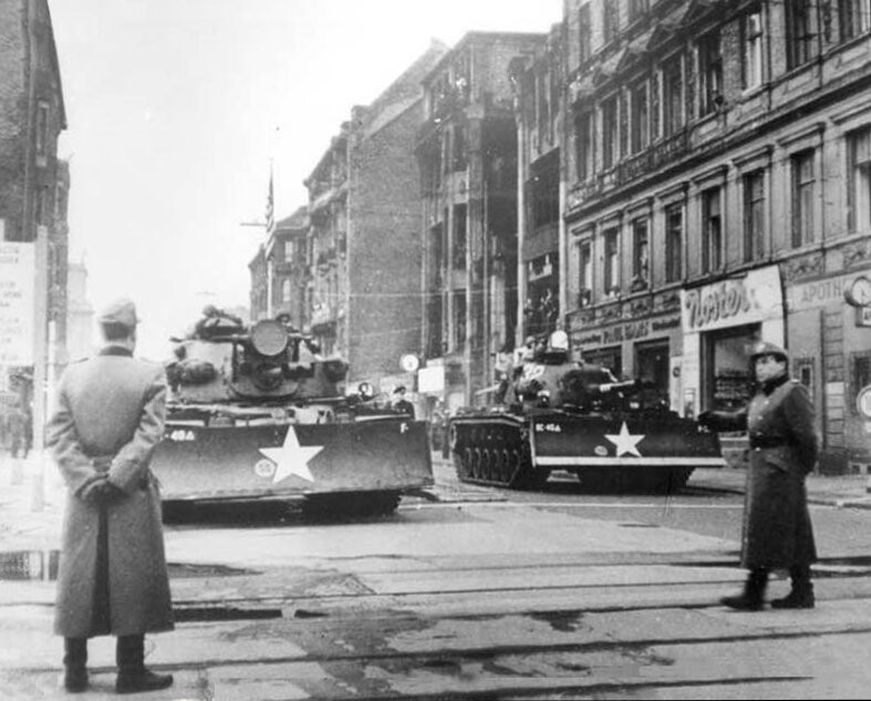 Checkpoint Charlie 1961/ 2009