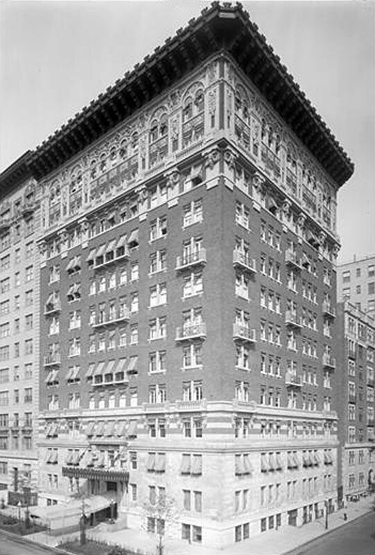 600 West End Avenue at the corner of 89th Street. General exterior.