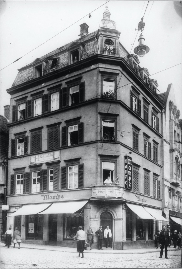 Mietshaus Rotebühlplatz 18 / Ecke Calwer Straße