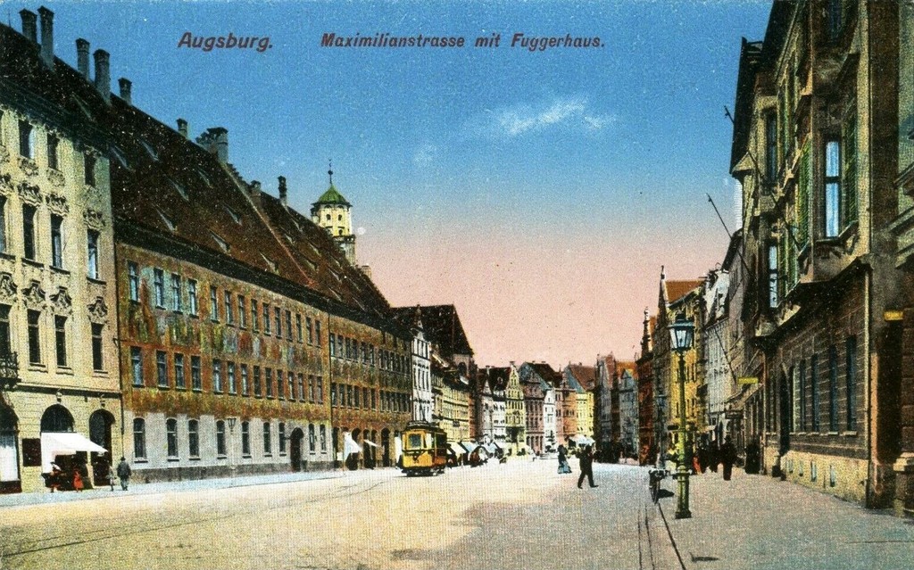 Maximilianstraße mit Fuggerhaus