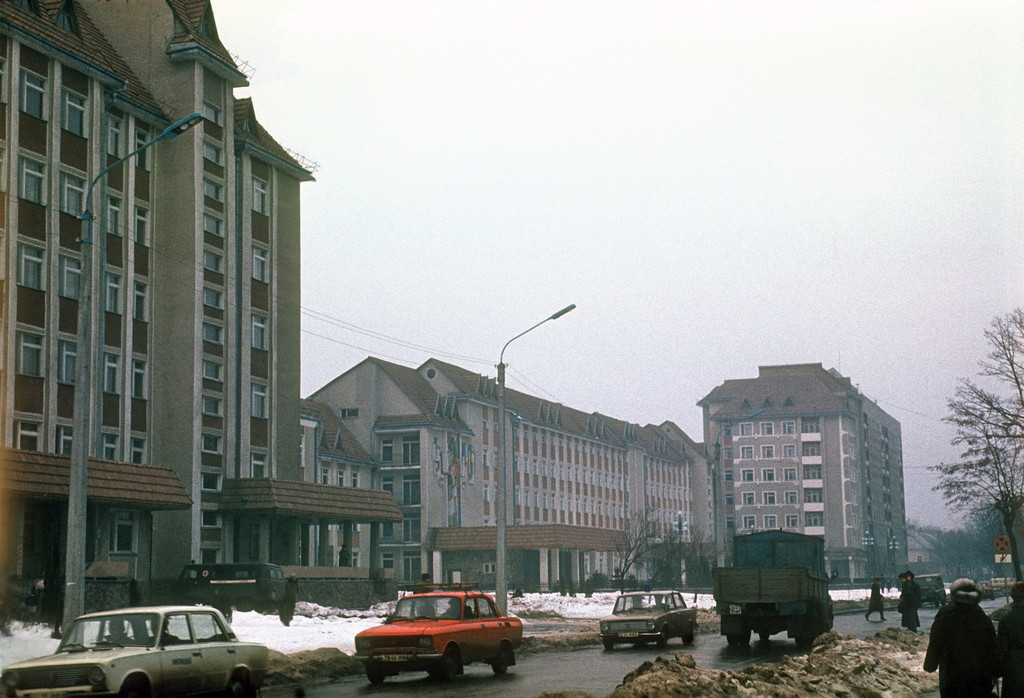 Івано-Франківськ. Вид на будівлі обласної дитячої лікарні