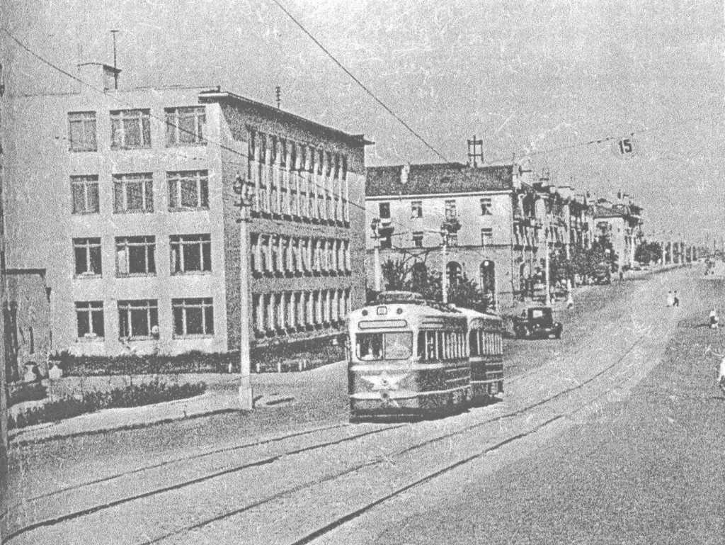 Трамвай на вуліцы Максіма Горкі