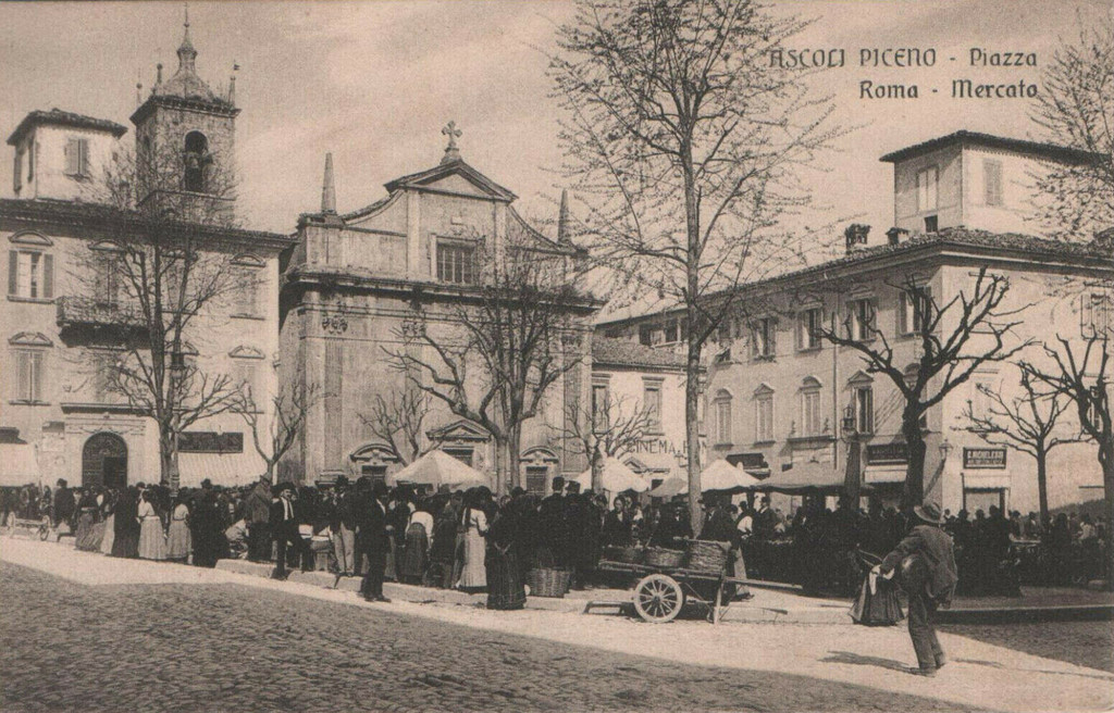 Ascoli Piceno, Piazza Roma