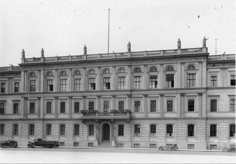 Reichsverkehrsministerium am Wilhelmplatz