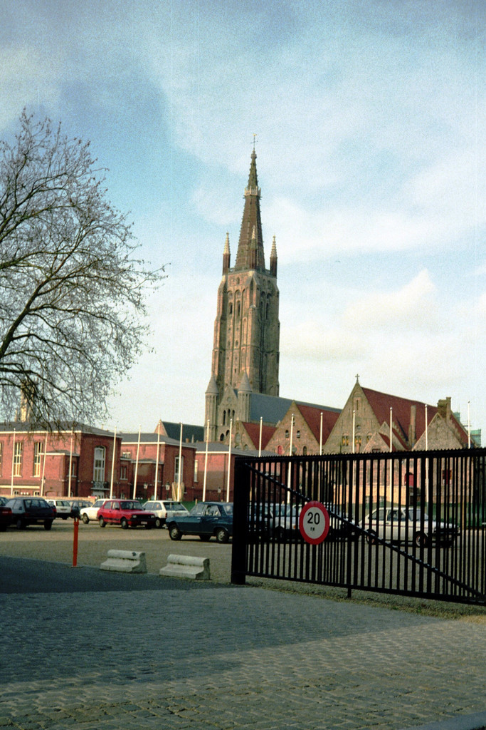 Bruges. Onze-Lieve-Vrouwwekerk