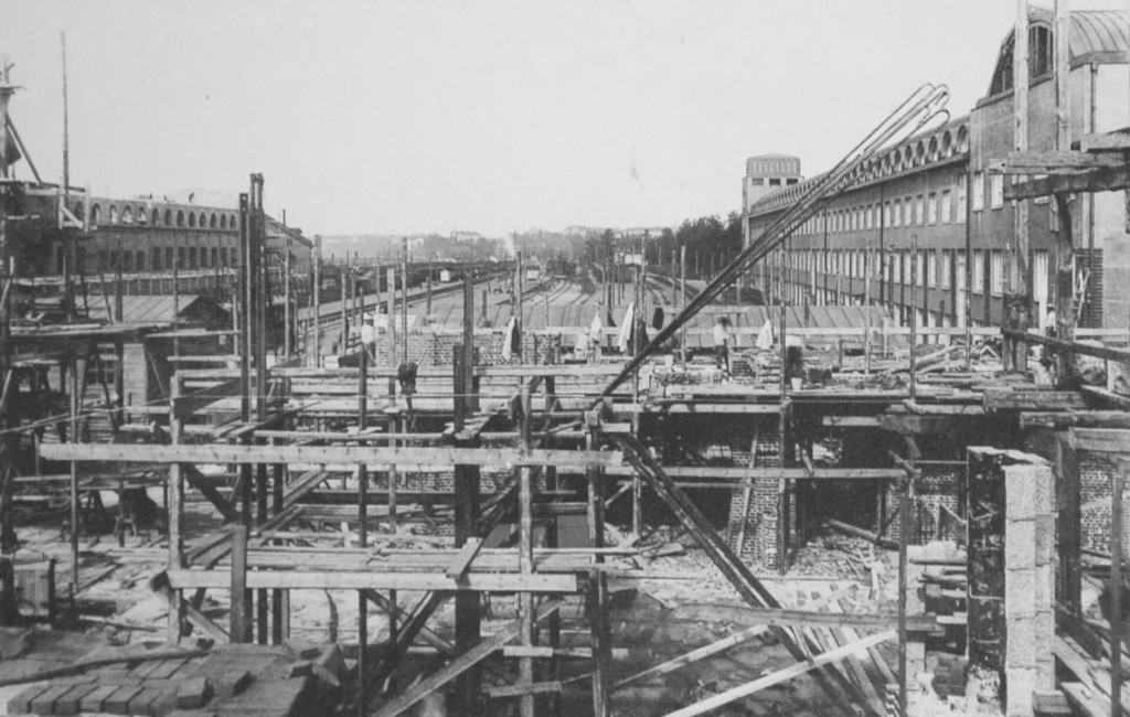 Helsingin rautatieasema rakenteilla 1913