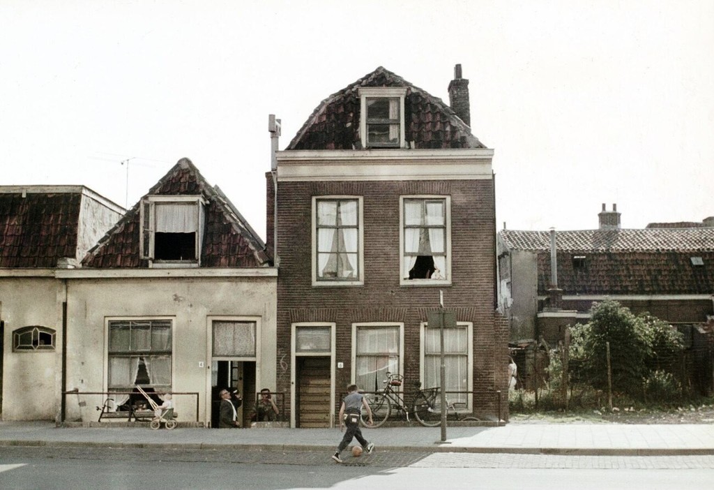 Voorgevels van de huizen St. Jacobsstraat 4 en 6 (voorheen Florastraat)