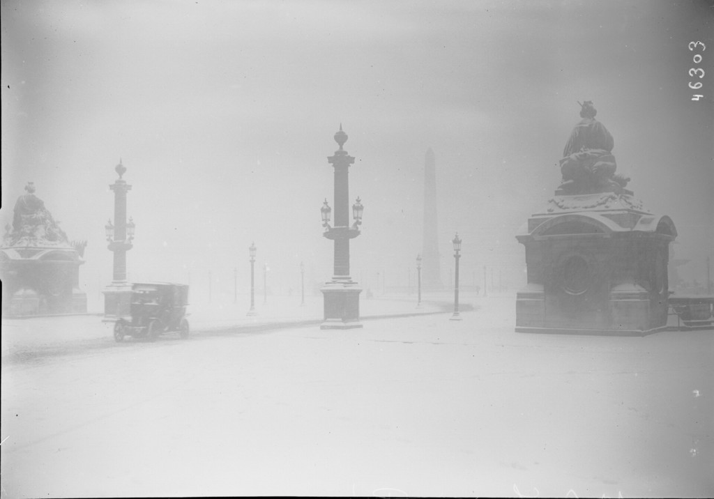 La neige à Paris. La Place de la Concorde sous la neige