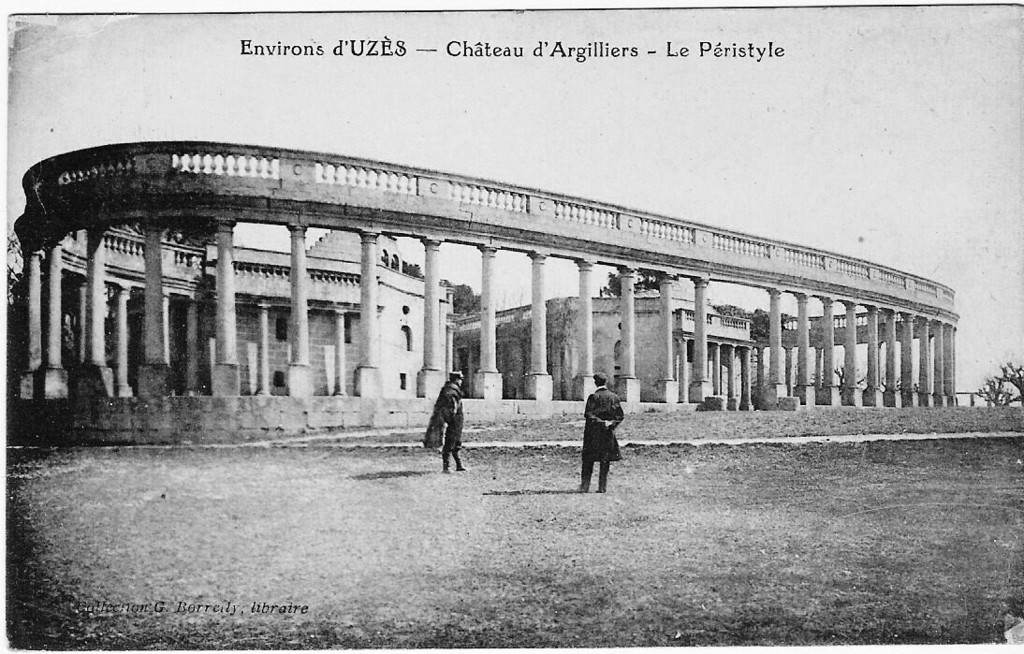 Environs d'Uzès - Château d'Argilliers - Le Péristyle