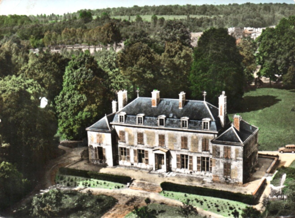 Crouy-sur-Ourcq. Château de Champivert