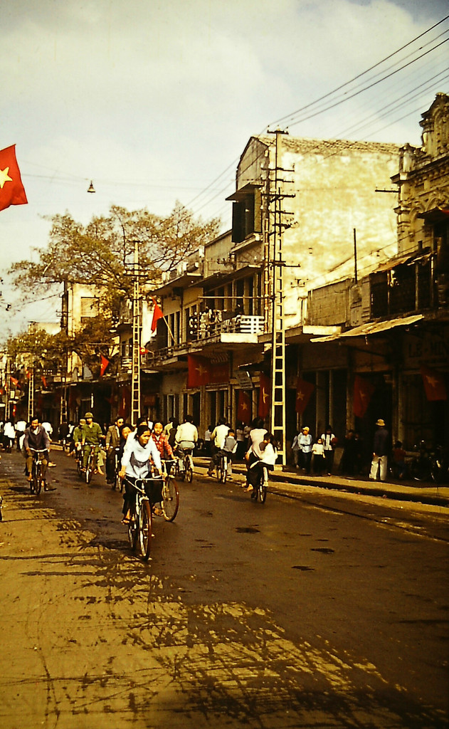Hanoi. Tràng Tiền Street