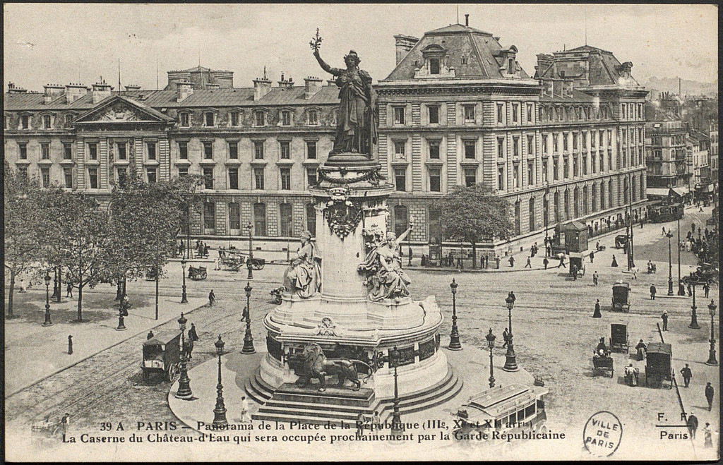 Panorama de la Place de la République