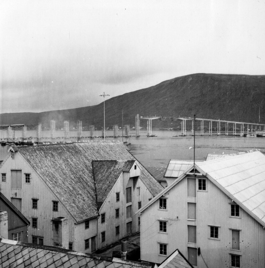Tromsøbru under bygging