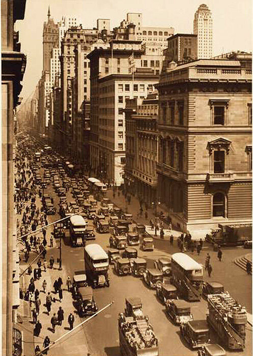 Fifth Avenue, east side, north from 50th Street. Union Club at extreme right. About 1930