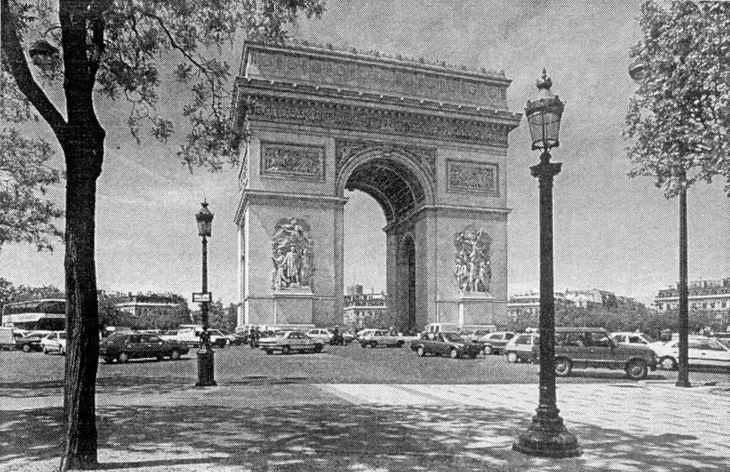 Triumphal Arch sur Charles de Gaulle Square