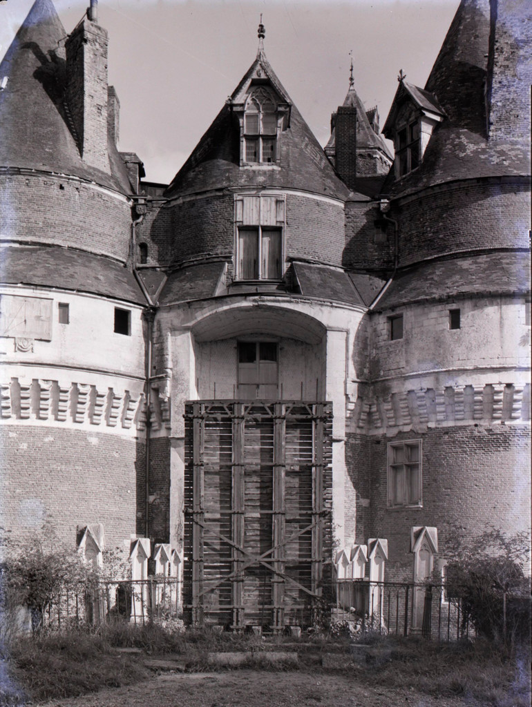 Château de Rambures : pont-levis et châtelet