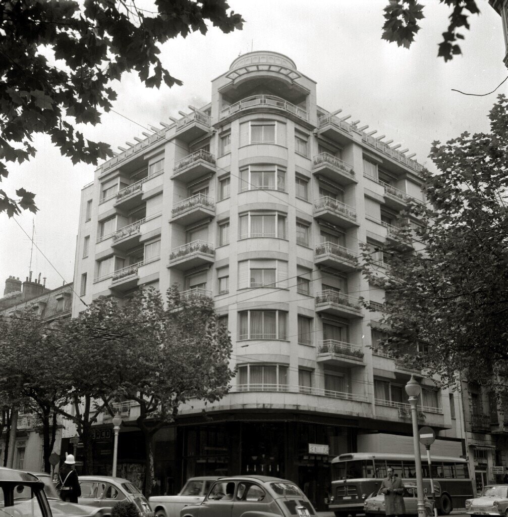 San Sebastián. Edificio de viviendas de la Avenida n°11 esquina Bergara