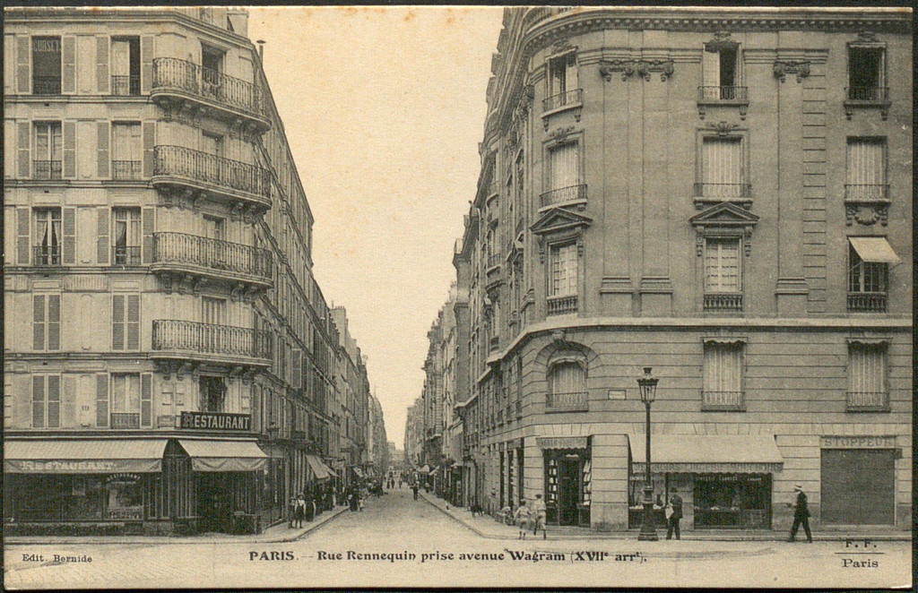 Rue Rennequin prise Avenue de Wagram