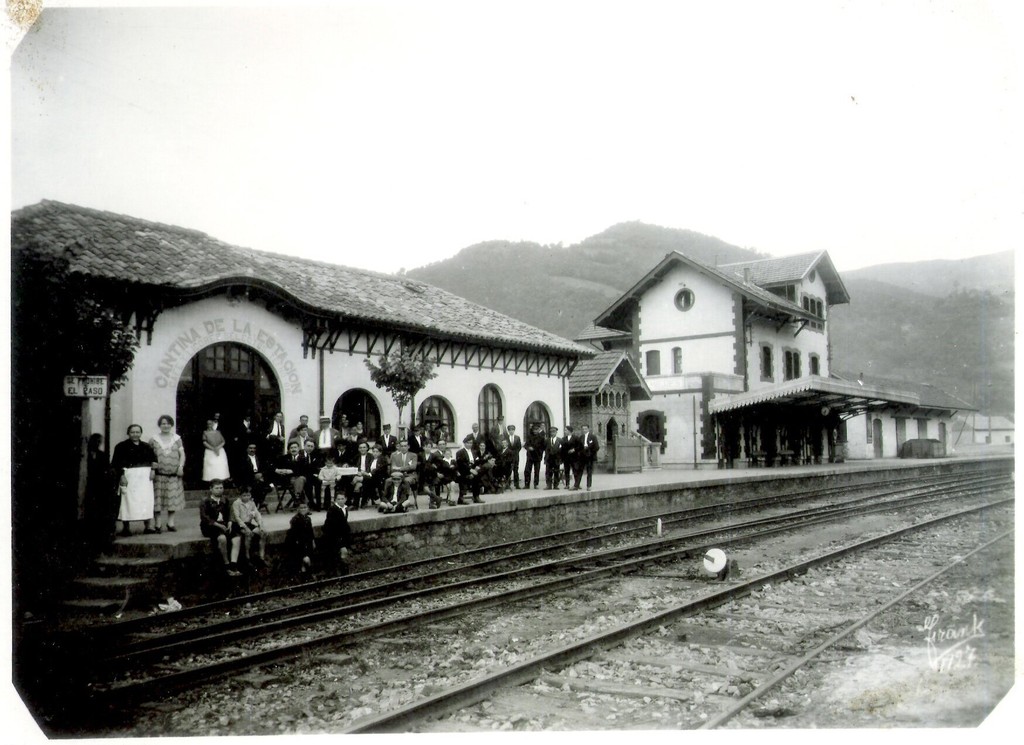 Mieres, Estación del Vasco