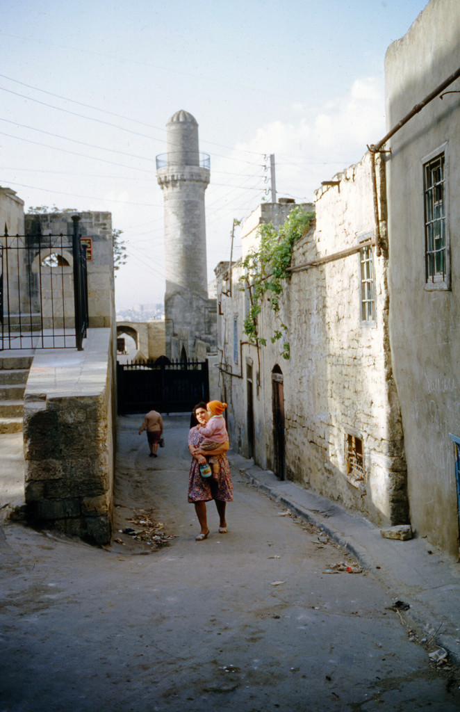 Köhnə şəhərdəki minarə