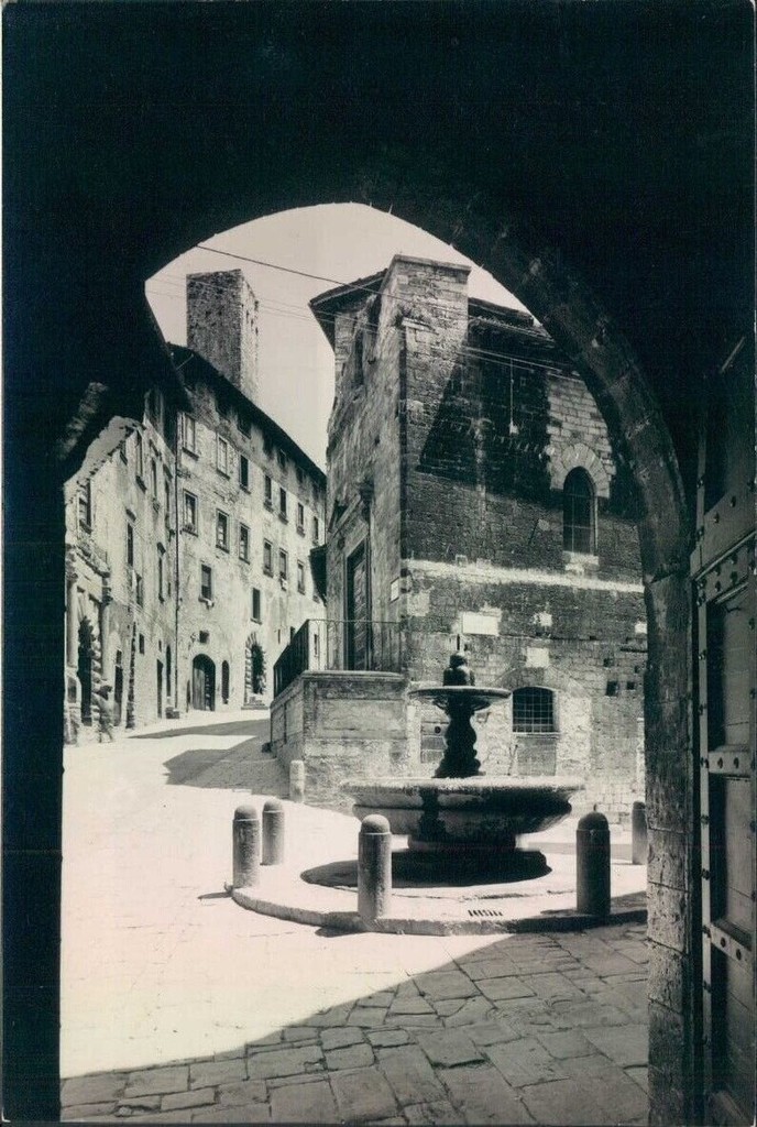 Gubbio, Fontana del Bargello