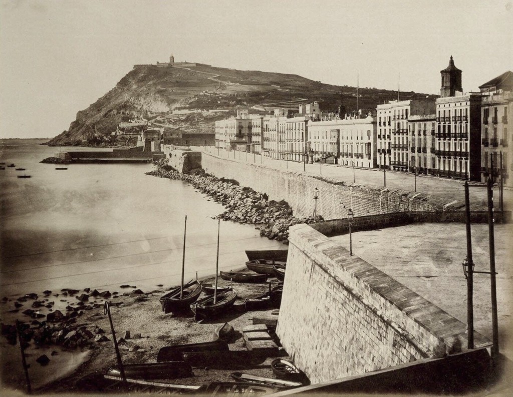 Muralla del mar y Castillo de Montjuich