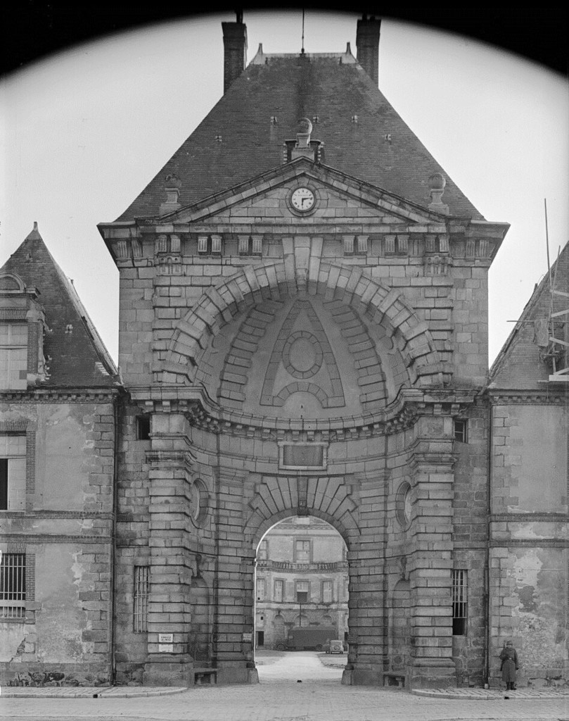 Château de Fontainebleau - Cour des Offices ou «cour des Cuisines»