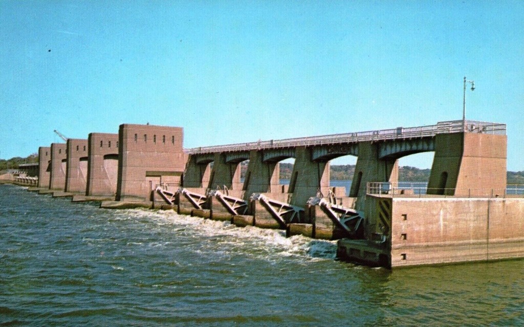 Muscatine. US Government Dam, Lock 16