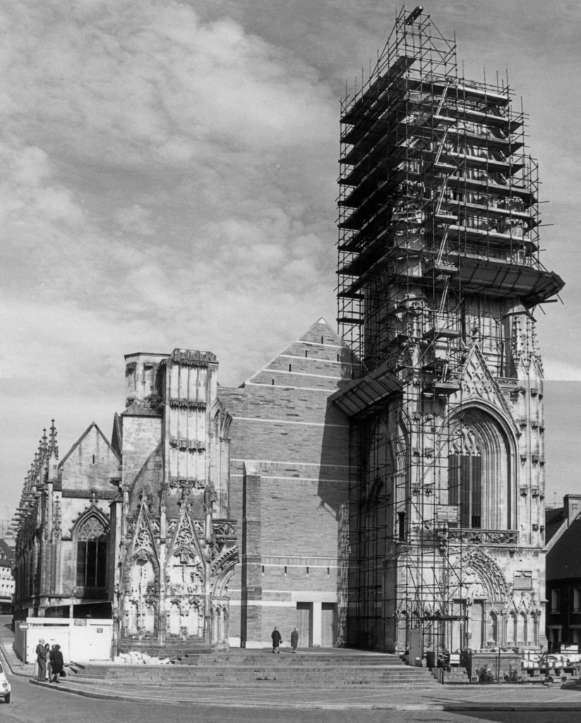 Portail de l'église Notre-Dame de Saint-Lô. Restauration du clocher