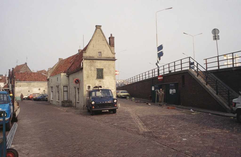 Wallenhuis, hoek Torenburg en Dirk Duivelsweg