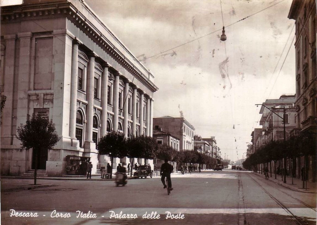 Pescara. Corso Vittorio Emanuele e Palazzo delle Poste