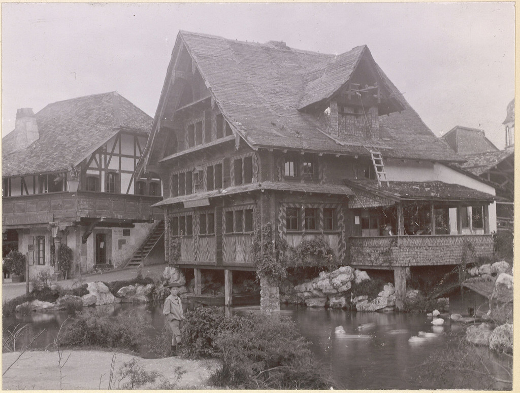 L’Exposition nationale de Genève en 1896: village suisse (la maison de Treib)