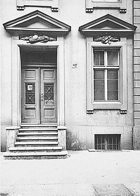 Eingang zum Haus Behrenstraße 40