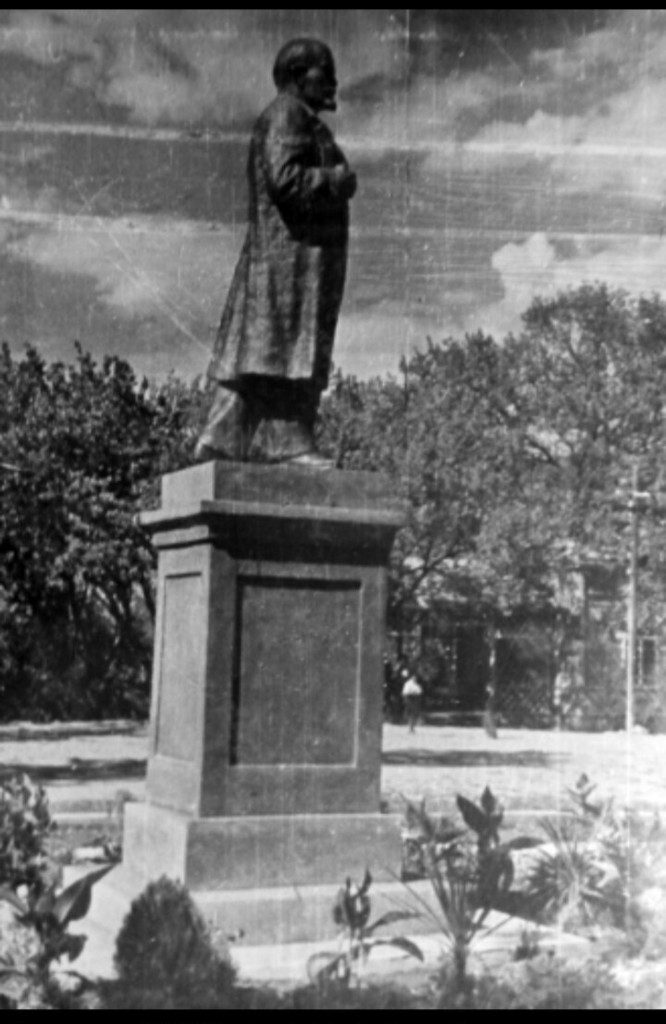 Լենիուի հուշարձանը Մանկական այգում