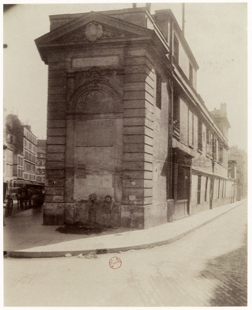 Fontaine Boucherat, Rue Charlot