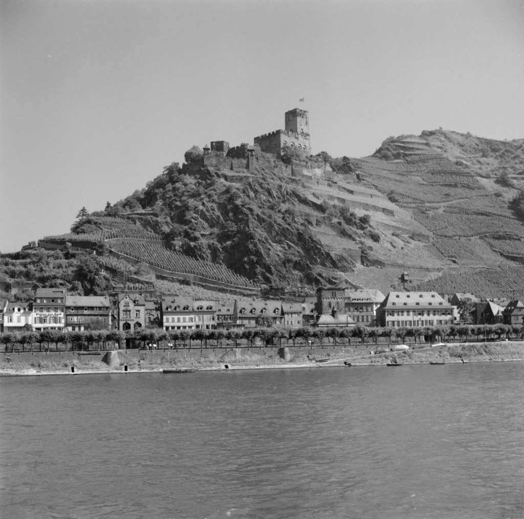 Gutenfels Schloss mit Blick auf die Stadt Kaub und Rhein